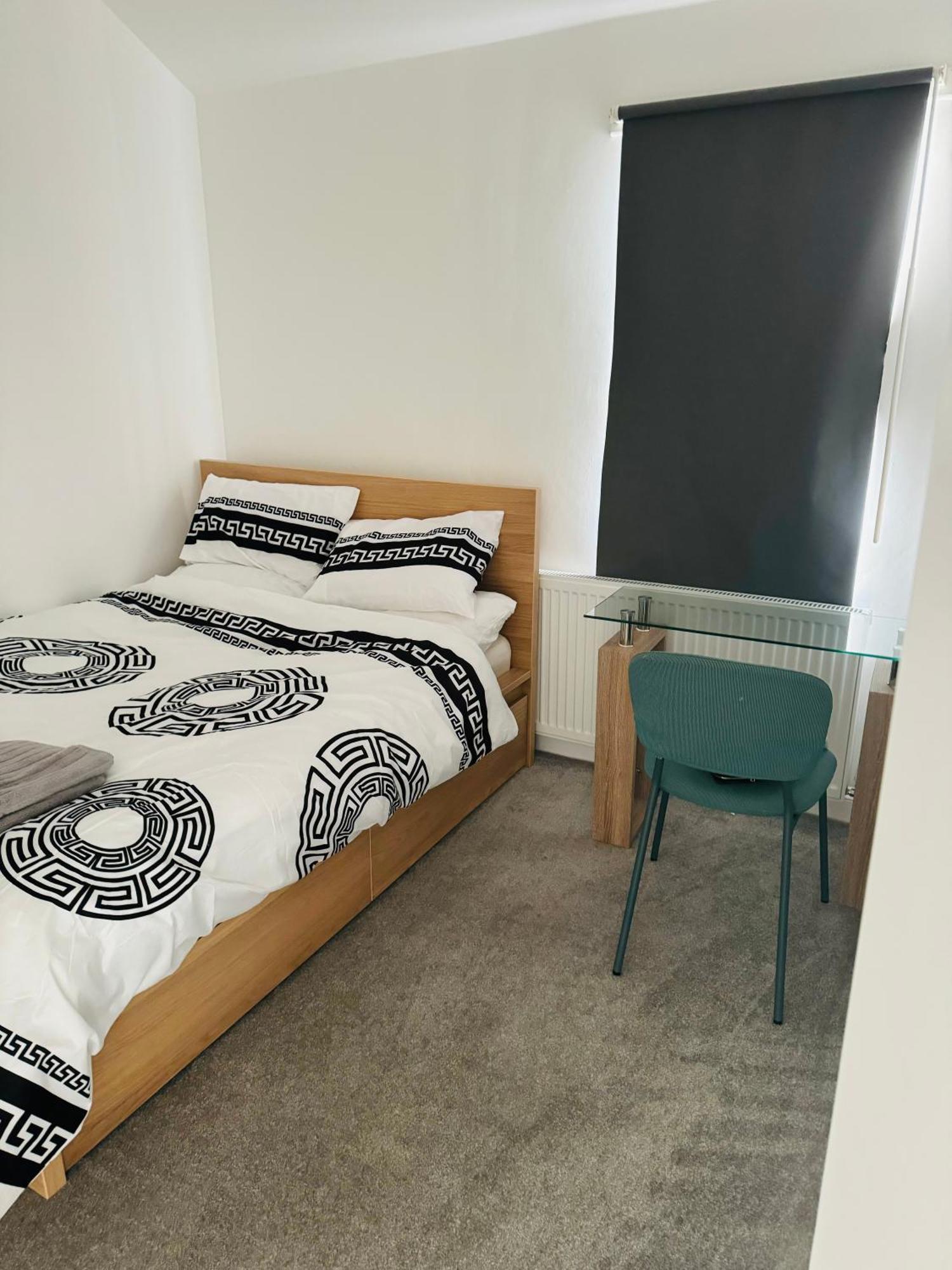 City Dreams Croydon Bagian luar foto